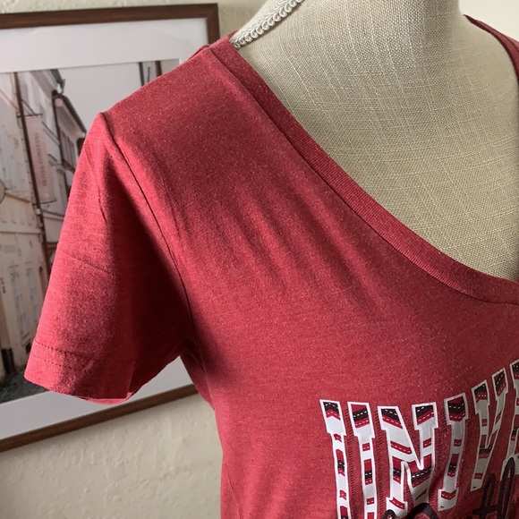 University of South Carolina Fighting Gamecocks V-Neck Tee Size XL (Runs Small) - Picture 8 of 13